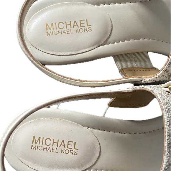 Michael Kors White T-Strap Thong Sandals.1.25" Heel Gold Logo Sz 6 - Picture 5 of 8